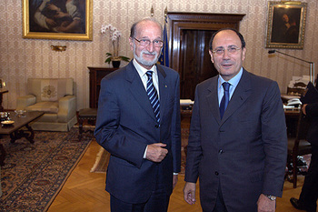 Il Presidente del Senato, Renato Schifani, con il Presidente della Corte Costituzionale, Franco Bile, ricevuto a Palazzo Madama.
