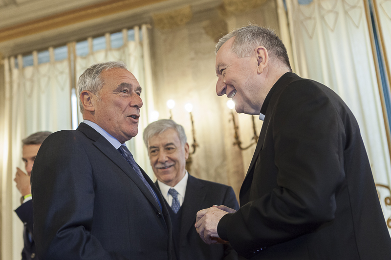 Il Presidente Grasso incontra S. Em. Card. Pietro Parolin, Segretario di Stato di Sua Santità, nella Sala Pannini.