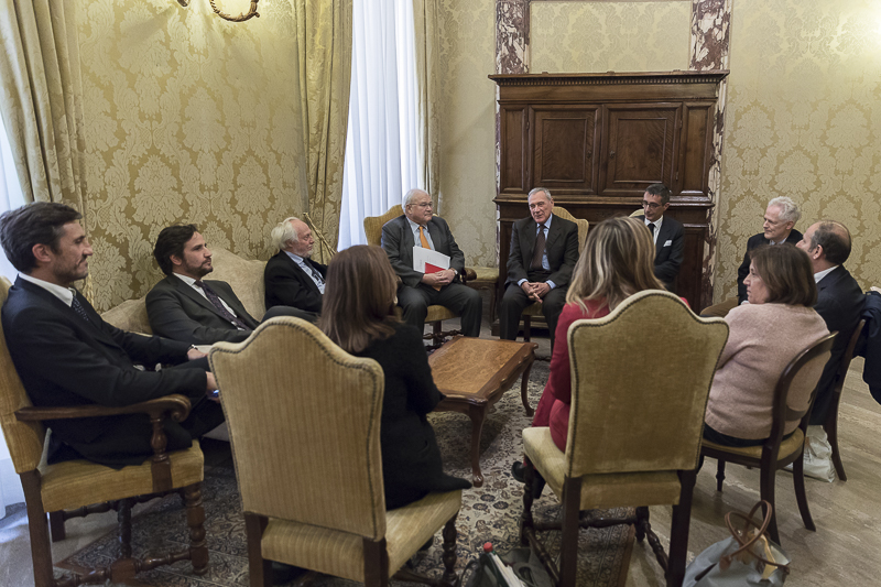 Il Presidente Grasso incontra i relatori nello studio adiacente la Sala Zuccari di palazzo Giustiniani.