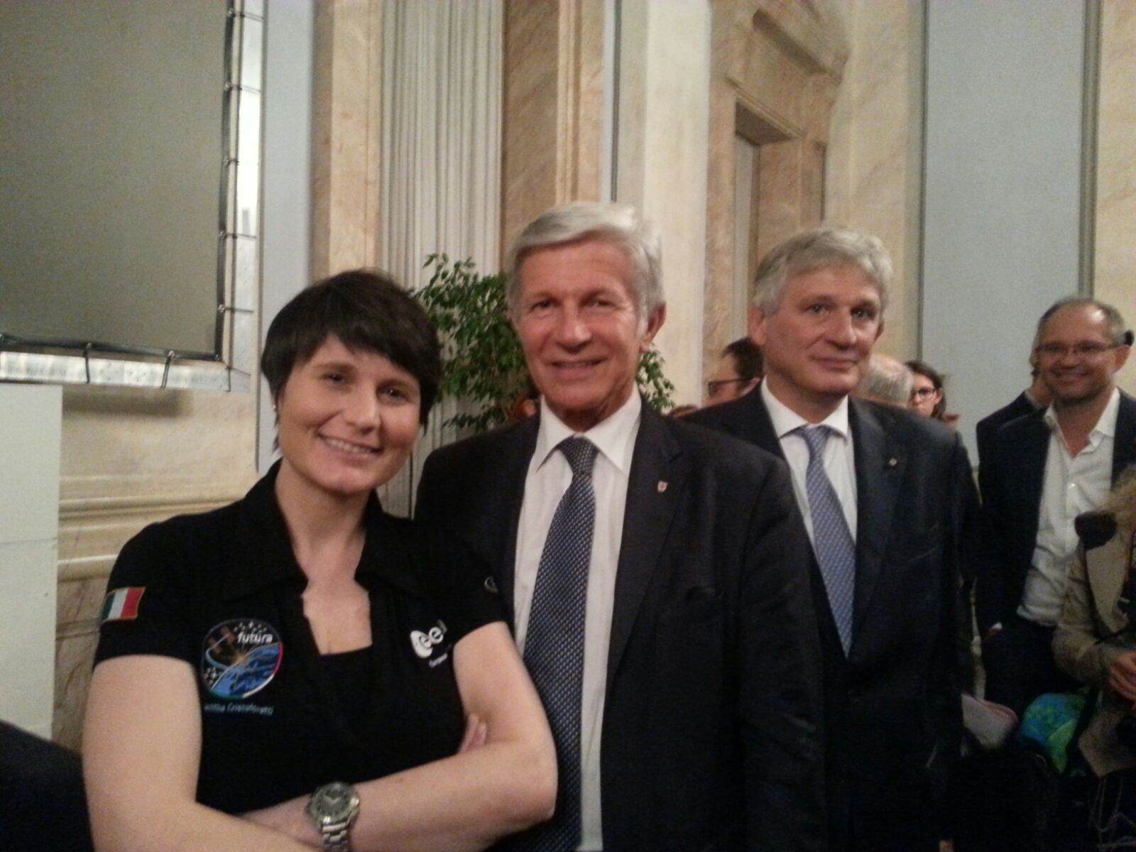 Il senatore Hans Berger con Samantha Cristoforetti e l'ambasciatore Pietro Benassi