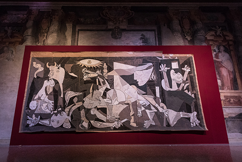 Il cartone del Guernica esposto in Sala Zuccari
