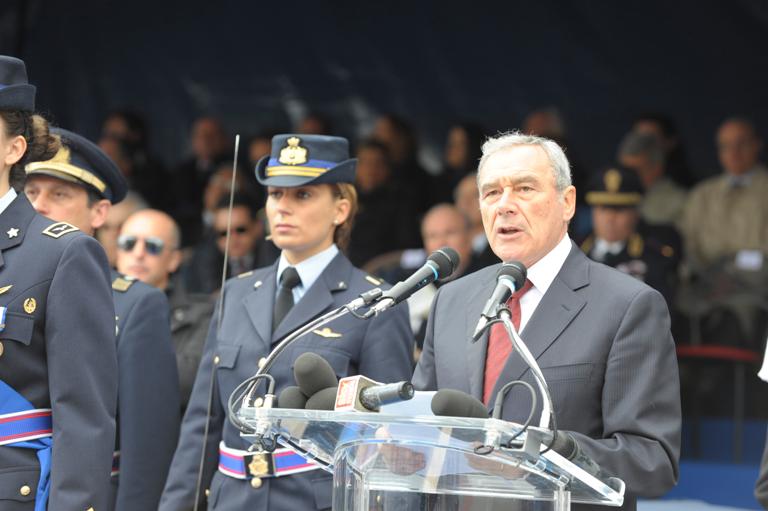 Il Presidente del Senato, Pietro Grasso, nel discorso pronunciato alla Cerimonia celebrativa del 90° anniversario della fondazione dell'Aeronautica Militare