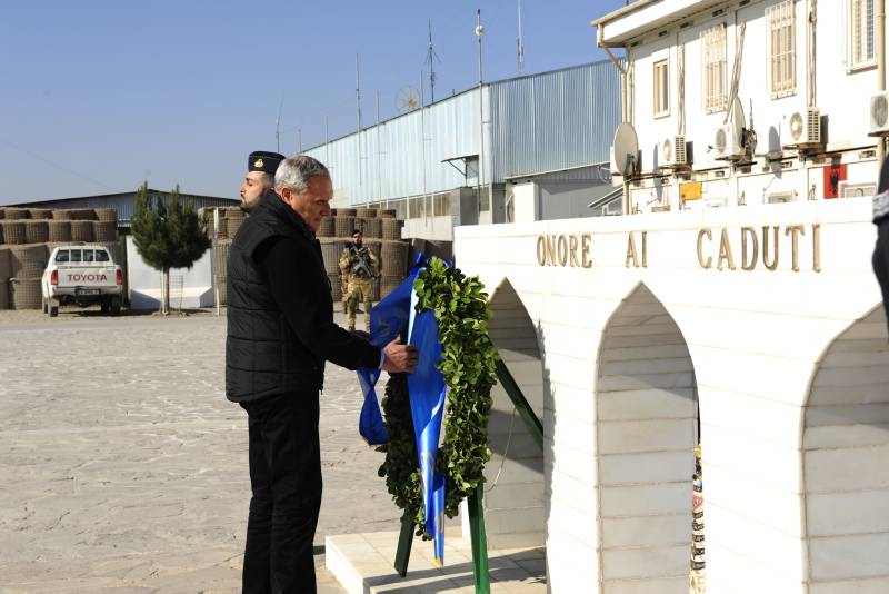 Herat: Il Presidente depone una corona presso la lapide commemorativa dei caduti italiani in Afghanistan.