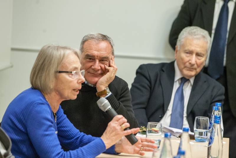 Il Presidente Grasso, con il Presidente dell'UCEI, Renzo Gattegna, mentre ascoltano la testimonianza di Marika Kaufmann, moglie del sopravvissuto ai campi di sterminio, Shlomo Venezia