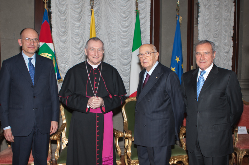 Il Presidente Grasso con il Presidente della Repubblica Giorgio Napolitano, il Segretario di Stato della Santa Sede S.Em. Rev.ma Mons. Pietro Parolin e il Presidente del Consiglio Enrico Letta.