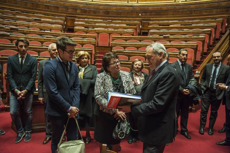 Il presidente Grasso ha ricevuto in dono un volume sulla storia dell'associazione di Avola