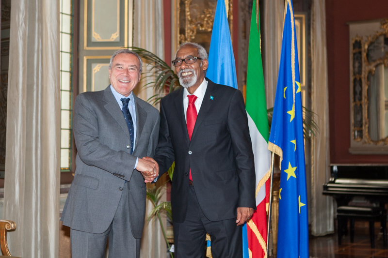 Il Presidente Grasso con il Presidente del Parlamento della Repubblica Federale della Somalia, Mohamed Sheikh Osman Jawari.