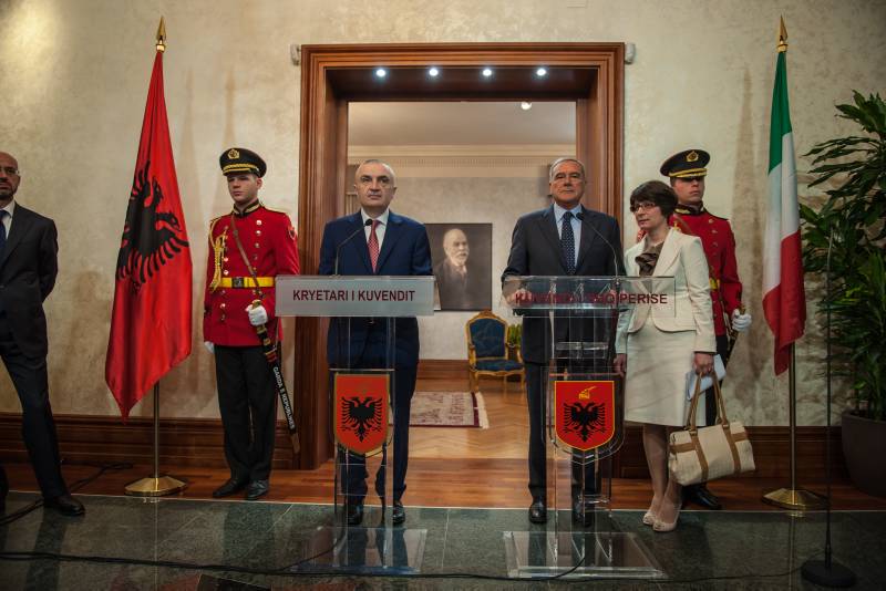 Dopo l'incontro tra le due delegazioni, il presidente Grasso ed il presidente Meta hanno rilasciato dichiarazioni sui temi trattati