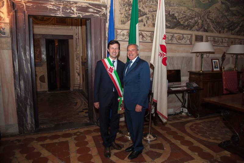 Nel corso della giornata il Presidente Grasso ha incontrato nella sala Clemente VII di Palazzo Vecchio il neoeletto sindaco di Firenze, Dario Nardella