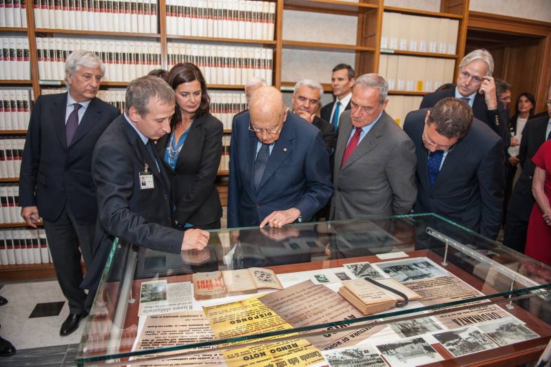 Dopo i discorsi della presidente Boldrini e del sindaco Marino, è iniziata la visita della mostra