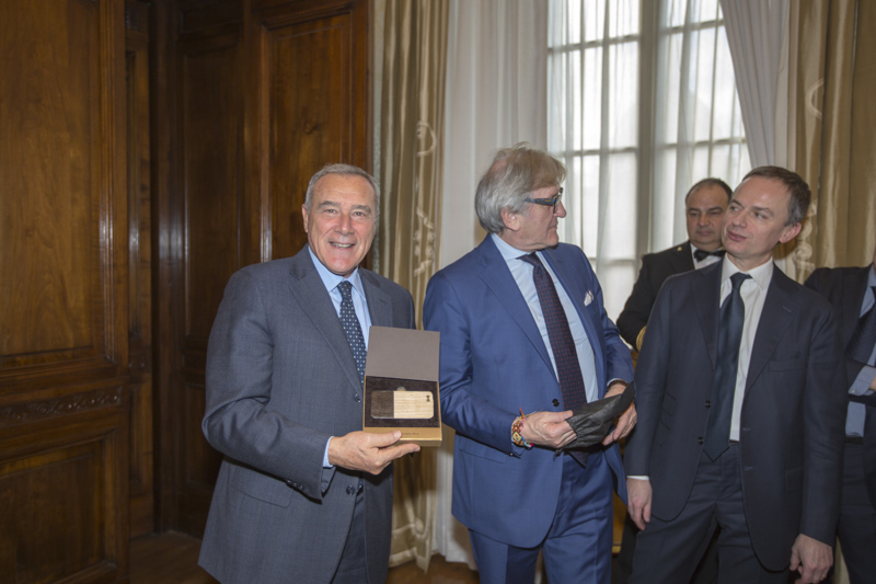 Il Presidente Grasso con il responsabile delle relazioni istituzionali, dott. Nicola Orsi.