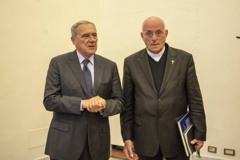Il Presidente Grasso con Mons. Liberio Andreatto, organizzatore dell'evento
