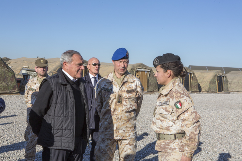 Il Presidente Grasso in visita alla base militare italiana di Erbil (Erbil, Regione Autonoma del Kurdistan).
