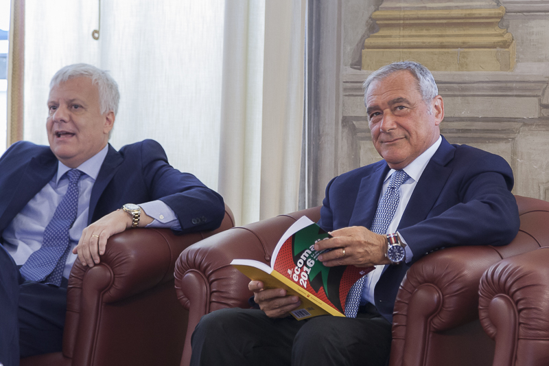 Il Presidente Grasso e il Ministro dell'Ambiente, Gian Luca Galletti.