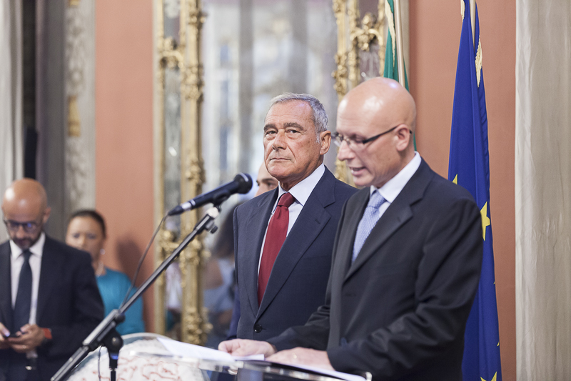 Il Presidente del Senato, Pietro Grasso, durante il discorso del Presidente dell'Associazione Stampa Parlamentare, Sergio Amici.
