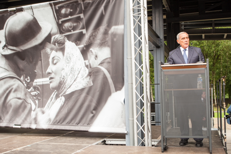 Il Presidente Grasso interviene con un discorso durante la cerimonia a ricordo della tragedia