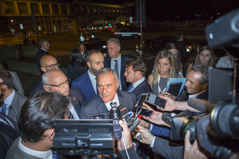 Il Presidente Grasso rilascia una dichiarazione alla stampa.
