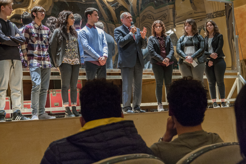 Il Presidente Grasso sul palco del Teatro Savoia risponde alle domande degli studenti