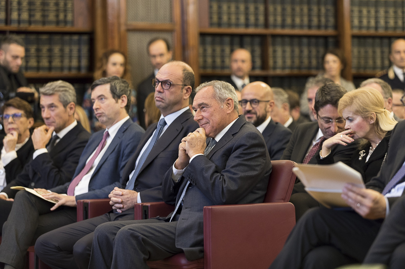 Il Presidente Grasso ascolta l'intervento del Direttore della D.I.A., Nunzio Antonio Ferla.