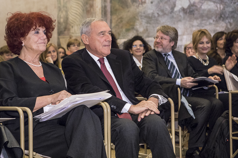 Il Presidente Grasso e la neo Ministra dell'Istruzione, dell'Università e della Ricerca, Valeria Fedeli, durante il convegno.
