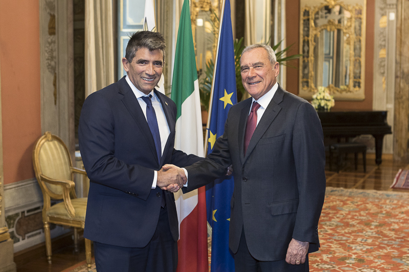 Il Presidente Grasso incontra il Presidente dell'Assemblea Nazionale, Raul Sendic, nel Salone degli specchi.
