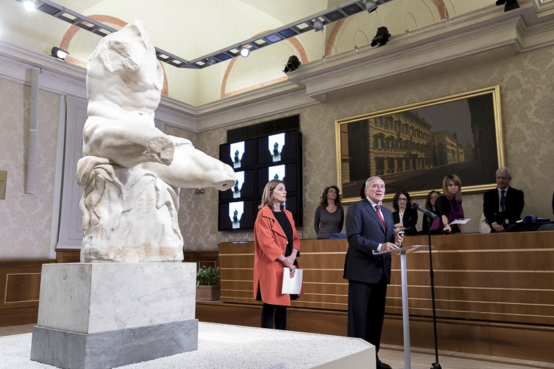 Il Presidente Grasso presenta alla stampa il Torso del Belvedere, proveniente dai Musei Vaticani, che sarà in mostra in Senato da sabato 18 a domenica 26 marzo.