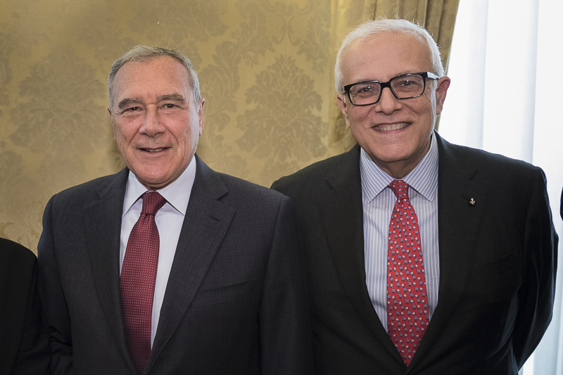 Nella foto, il Presidente del Senato Pietro Grasso e il Presidente onorario della delegazione italiana all'Assemblea parlamentare del Mediterraneo, Francesco Maria Amoruso.