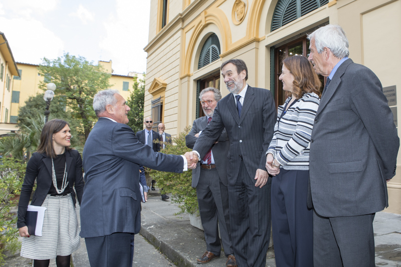 Il Presidente Grasso al suo arrivo accolto dal Rettore dell'Università degli Studi di Firenze, Luigi Dei.