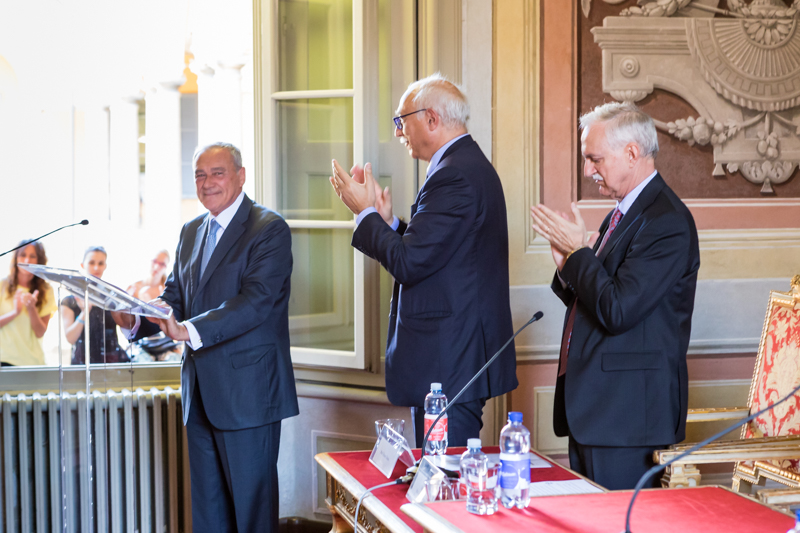 Il Presidente Grasso al termine dell'intervento, accanto al Magnifico Rettore, Fabio Regge e al Direttore del Dipartimento di Giurisprudenza, Ettore Dezza