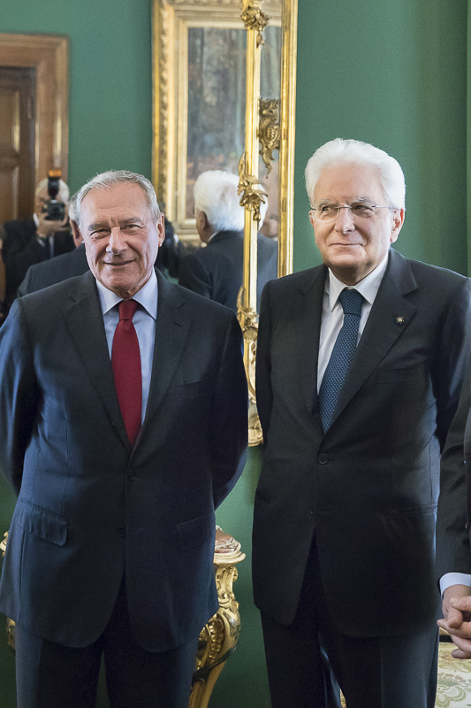 Nella foto, il Presidente Grasso e il Capo dello Stato durante l'incontro che si è tenuto, unitamente alle altre Autorità, prima dell'inizio della seduta straordinaria.