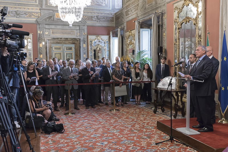 Il Salone degli Specchi di palazzo Giustiniani durante l'intervento del Presidente Grasso.