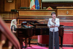 La mezzo soprano Marina Comparato. Al pianoforte, Anna Toccafondi