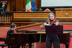 La violinista Laura Marzadori, accompagnata al pianoforte da Gloria Campaner
